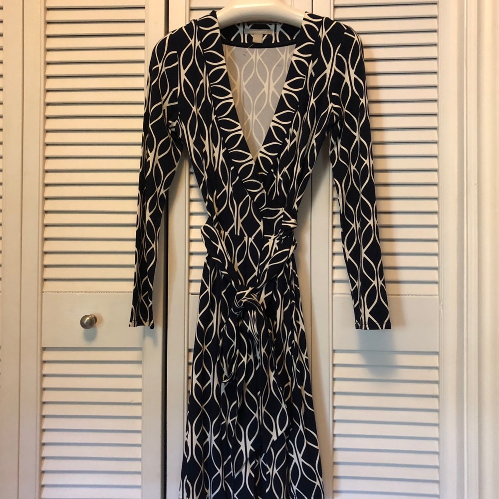 💜💜Price Drop💜Banana Republic, Wrap dress, - Picture 5 of 10